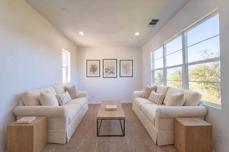 Photo 13 of 31 of 21981 Propello Dr, Santa Clarita, CA