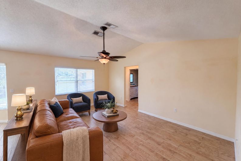 Photo 4 of 44 of 4573 Bayridge Ct, Spring Hill, FL