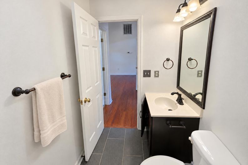Photo 10 of 18 of 115 Bridgeview Dr, Anderson, SC