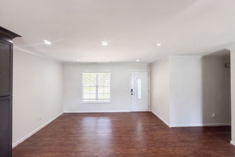 Photo 3 of 17 of 2 Cabot Ct, Greensboro, NC