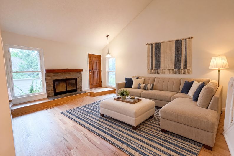 Photo 3 of 26 of 3075 E Long Cir S, Centennial, CO