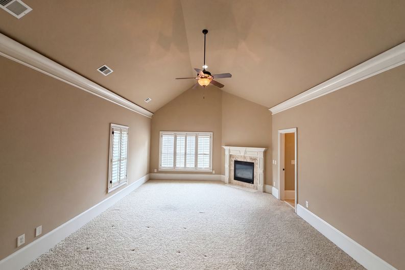 Photo 4 of 71 of 3250 Camellia Ln, Suwanee, GA