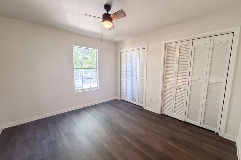Photo 6 of 18 of 6297 Rolling Fork Rd, North Charleston, SC