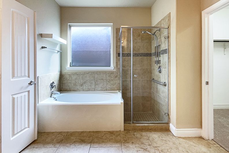 Photo 12 of 27 of 24542 N Denham Ridge Ln, Spring, TX