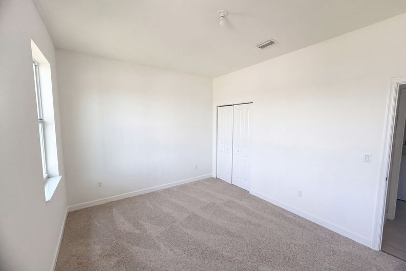 Photo 33 of 42 of 12473 NW Lynch Ln, Port Saint Lucie, FL