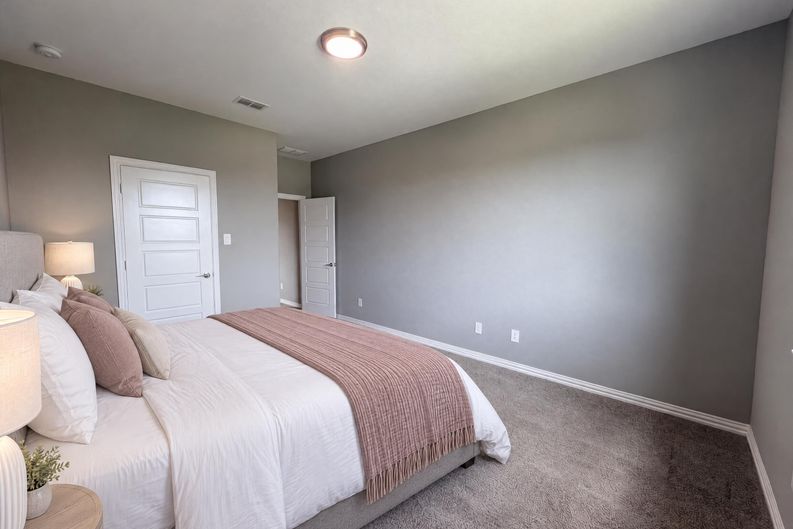 Photo 20 of 42 of 7221 Durand Dr, Irving, TX