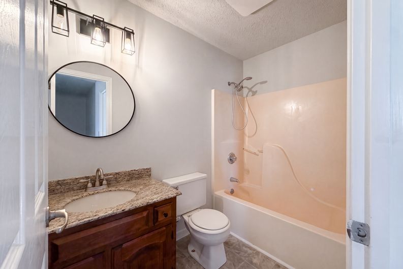 Photo 20 of 27 of 518 Glenfield Cir, Maryville, TN