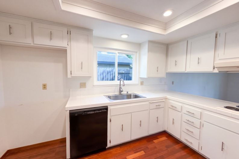 Photo 8 of 36 of 6800 Havenhurst Dr, Sacramento, CA