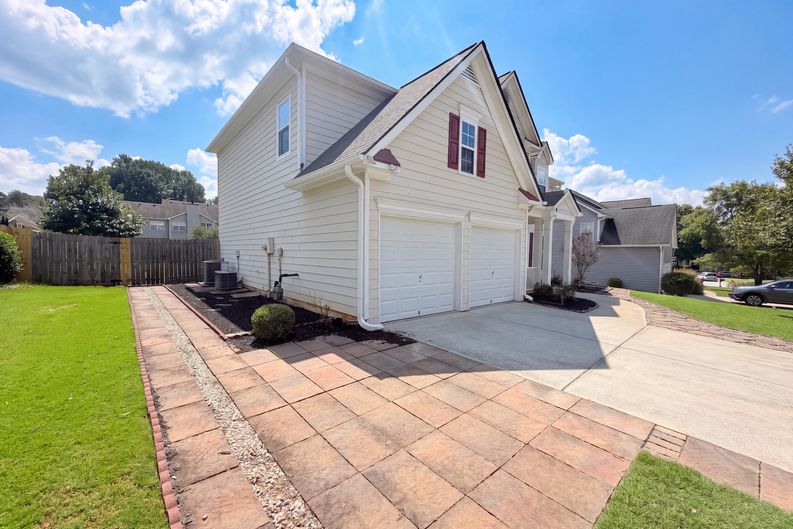 Photo 19 of 21 of 1414 Belfaire Lake Trl, Dacula, GA