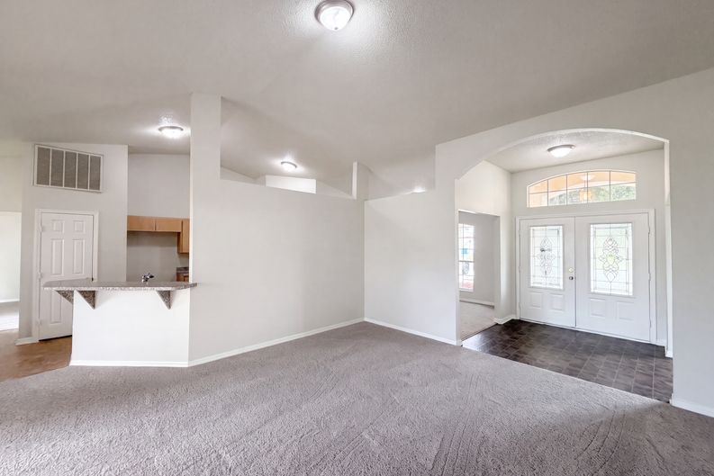 Photo 7 of 19 of 1038 Highland Crest Cir, Lake Wales, FL