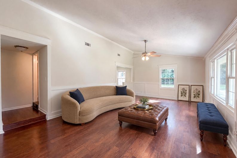 Photo 3 of 19 of 1119 Coe Rd, Pinehurst, TX