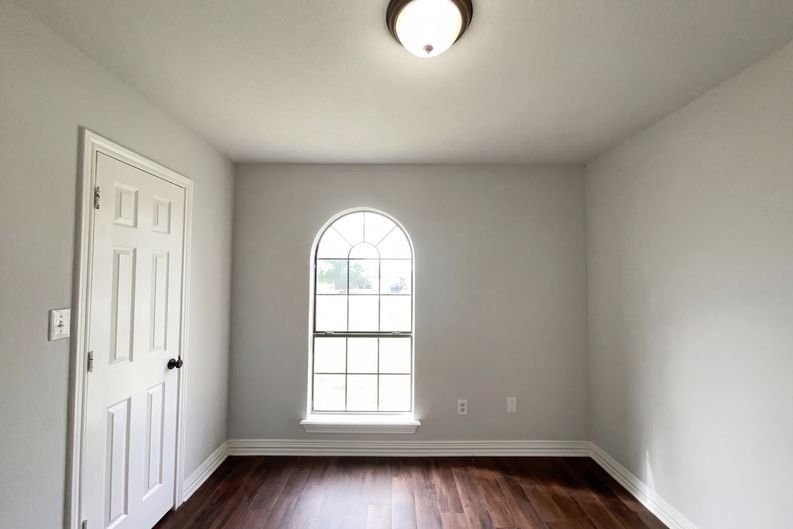 Photo 13 of 17 of 602 Torero Dr, Oak Point, TX