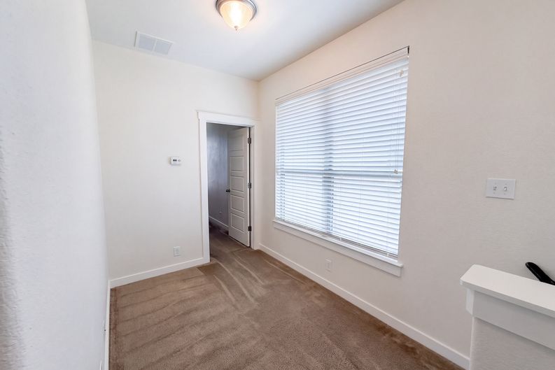 Photo 11 of 27 of 2101 Rivers Edge Way, Austin, TX