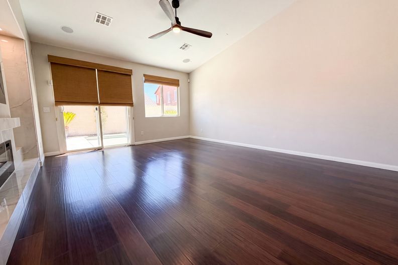Photo 7 of 21 of 908 Baronet Dr, Las Vegas, NV