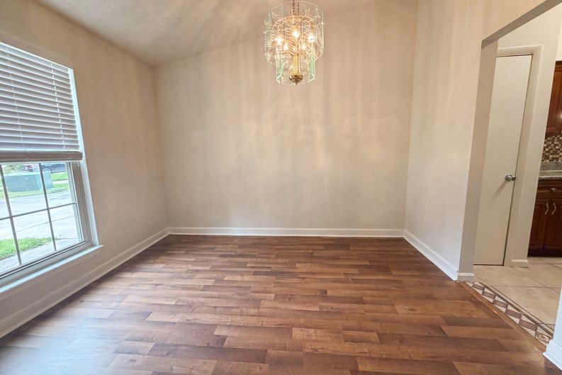 Photo 9 of 22 of 841 Chalmet Ln, Jacksonville, FL