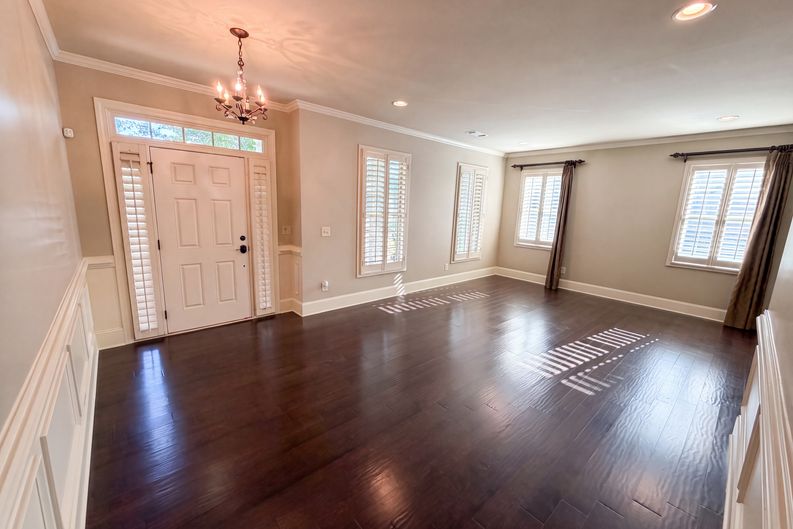 Photo 11 of 63 of 8785 Ellesmere Dr, Cumming, GA
