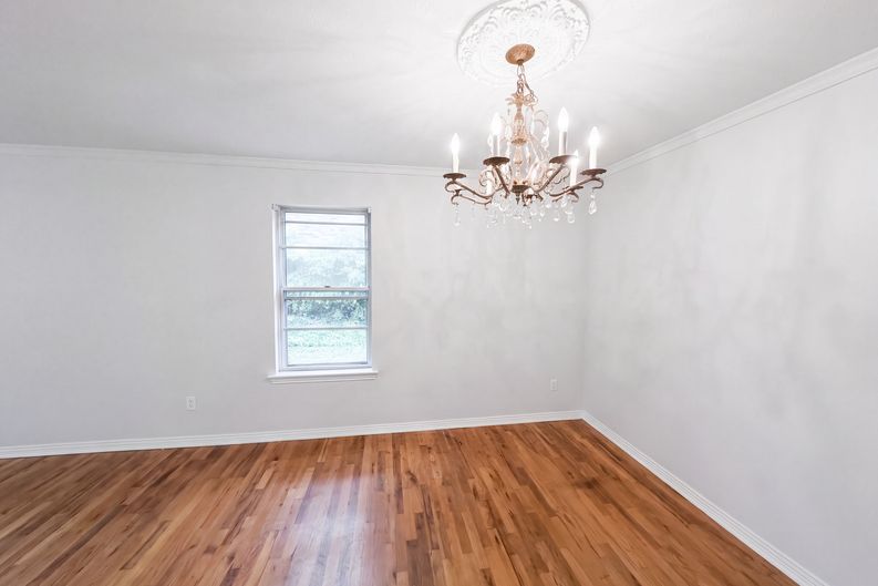 Photo 10 of 24 of 8839 Sweetwater Dr, Dallas, TX