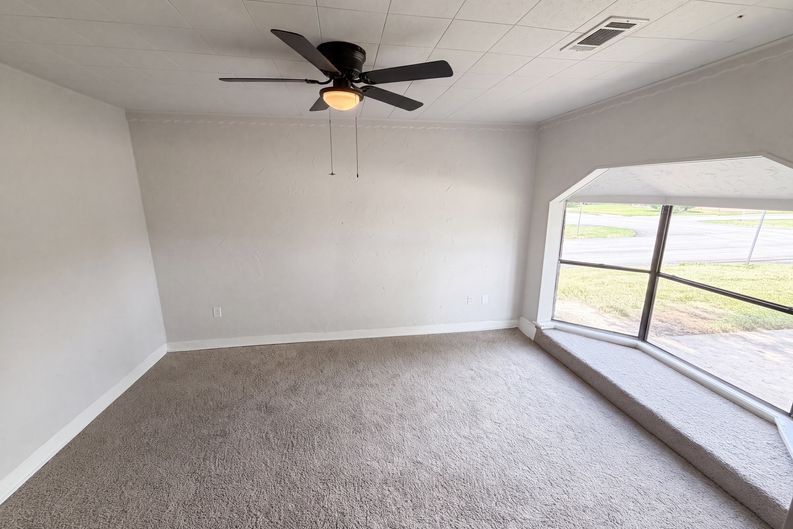 Photo 7 of 20 of 10502 Bessemer St, Houston, TX