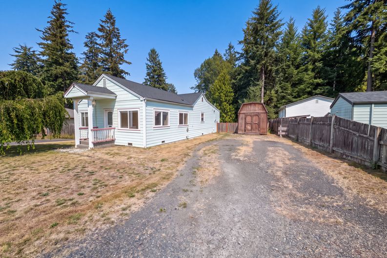 Photo 16 of 17 of 7507 Lower Ridge Rd, Everett, WA