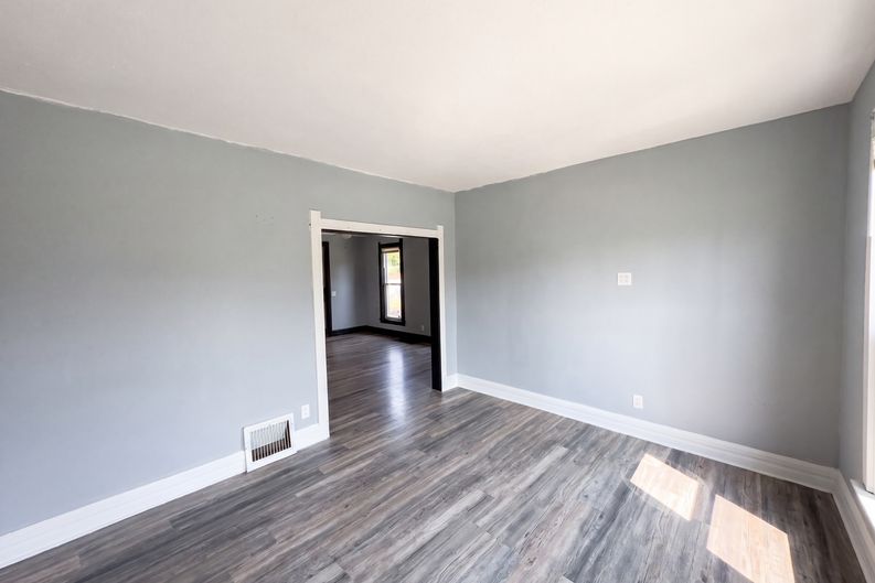 Photo 6 of 32 of 608 Howland Ave, Toledo, OH