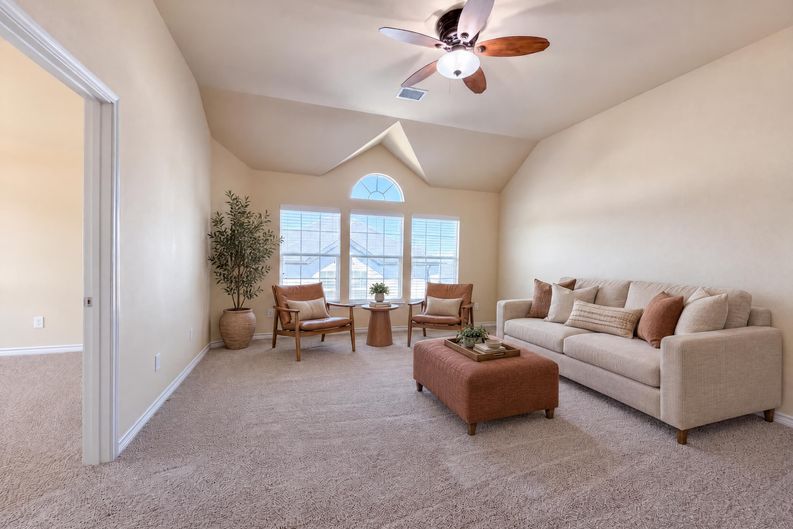 Photo 15 of 29 of 409 Lone Oak Ct, Kennedale, TX