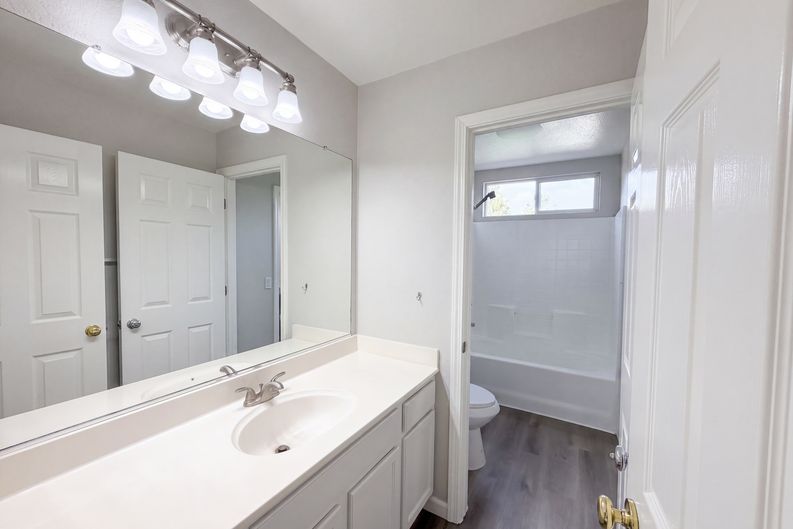 Photo 23 of 35 of 2571 Cantara Ct, Sacramento, CA