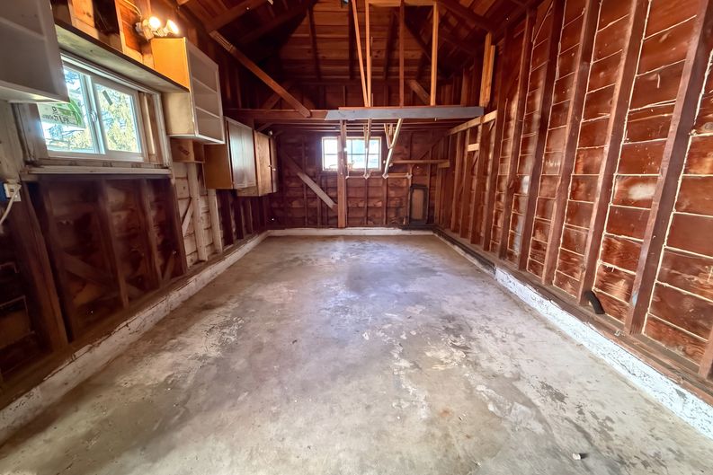 Photo 19 of 23 of 563 Manbrin Dr N, Keizer, OR