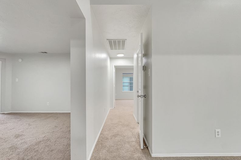 Photo 10 of 23 of 10623 Redwood Dr, Baytown, TX