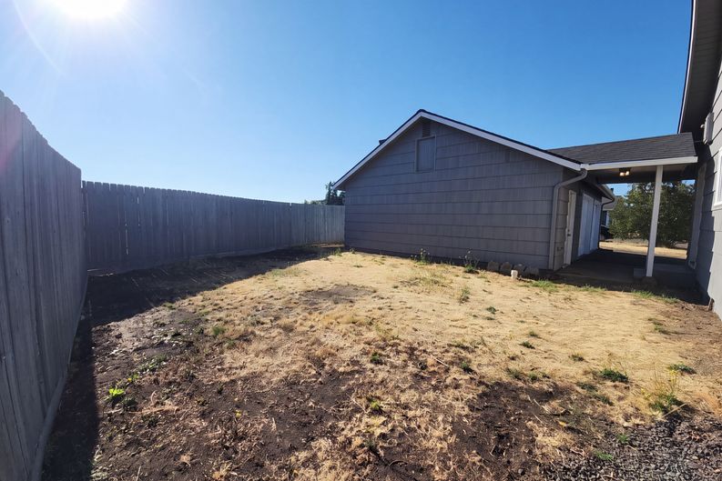 Photo 5 of 22 of 93291 Prairie Rd, Junction City, OR