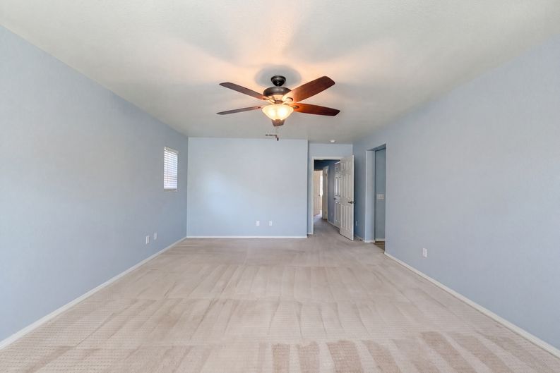 Photo 4 of 24 of 29206 Rio Lobo Way, Valencia, CA