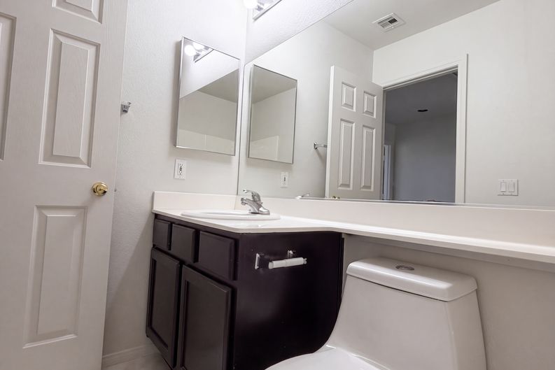 Photo 19 of 27 of 7878 Mohican Canyon St, Las Vegas, NV