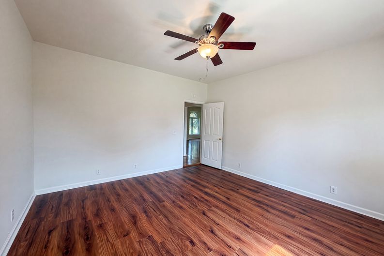 Photo 4 of 24 of 1727 Joben Dr, Murfreesboro, TN