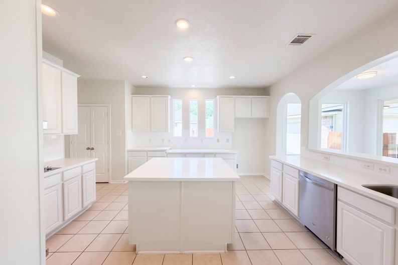 Photo 15 of 45 of 1702 Corona Del Mar Dr, Missouri City, TX