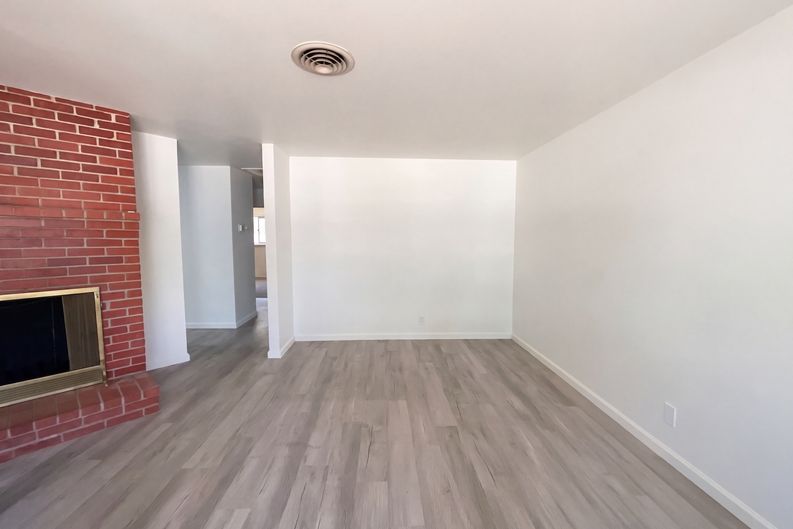 Photo 7 of 20 of 3008 Lerwick Rd, Sacramento, CA