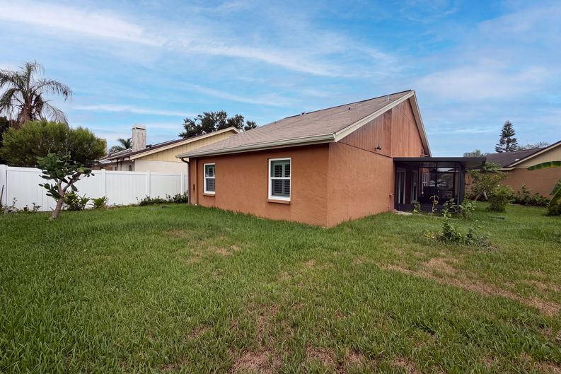 Photo 16 of 17 of 11648 Hidden Hollow Cir, Tampa, FL