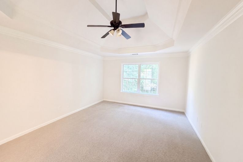 Photo 11 of 27 of 1412 White Oak Trce, Loganville, GA