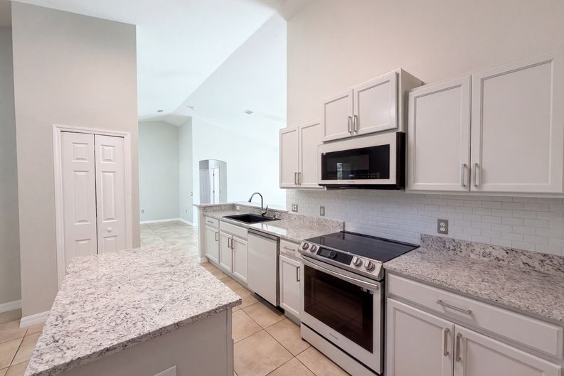 Photo 15 of 40 of 3508 Yacht Club Ct, Kissimmee, FL