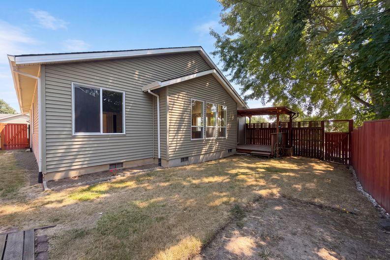 Photo 5 of 23 of 19015 SW Jessica Way, Beaverton, OR