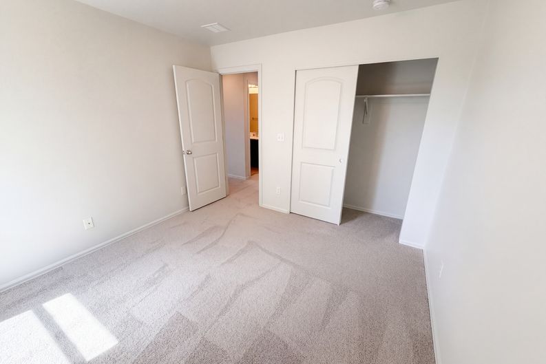 Photo 18 of 31 of 10273 Olathe St, Commerce City, CO