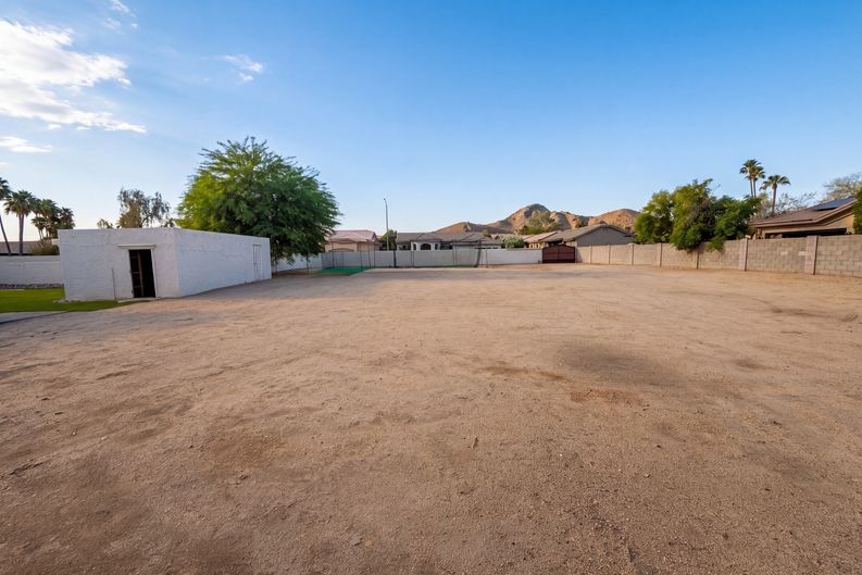 Photo 23 of 26 of 2722 E Nisbet Rd, Phoenix, AZ