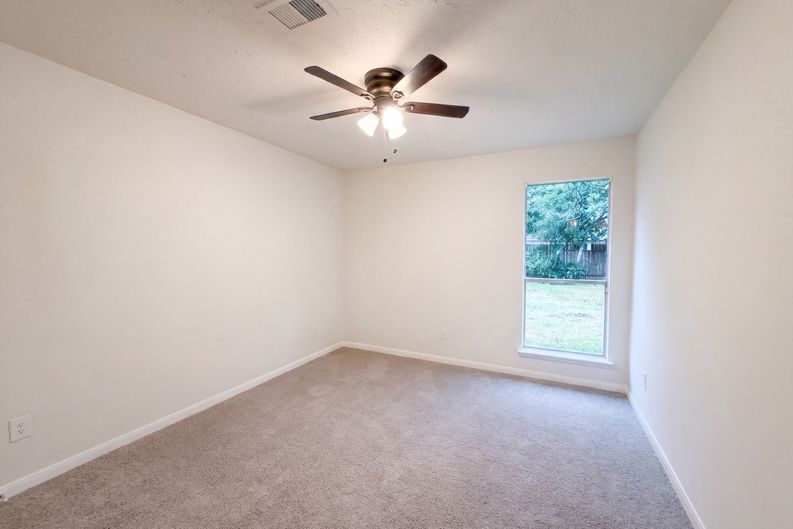 Photo 11 of 16 of 19414 Winding Branch Dr, Katy, TX