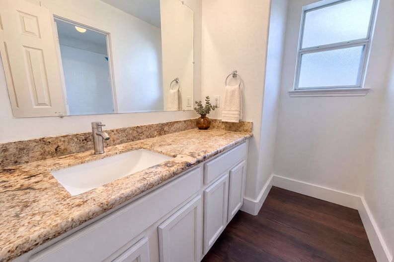 Photo 16 of 43 of 7618 Crescent Lake Ct, Rosenberg, TX