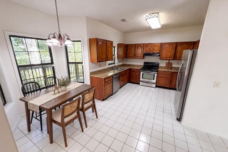 Photo 8 of 28 of 506 Mansard Walk, Alpharetta, GA