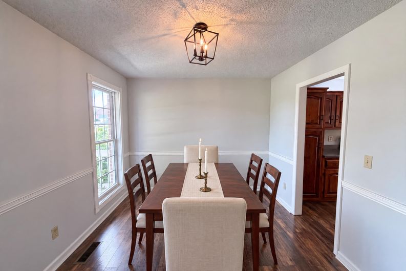 Photo 9 of 27 of 518 Glenfield Cir, Maryville, TN