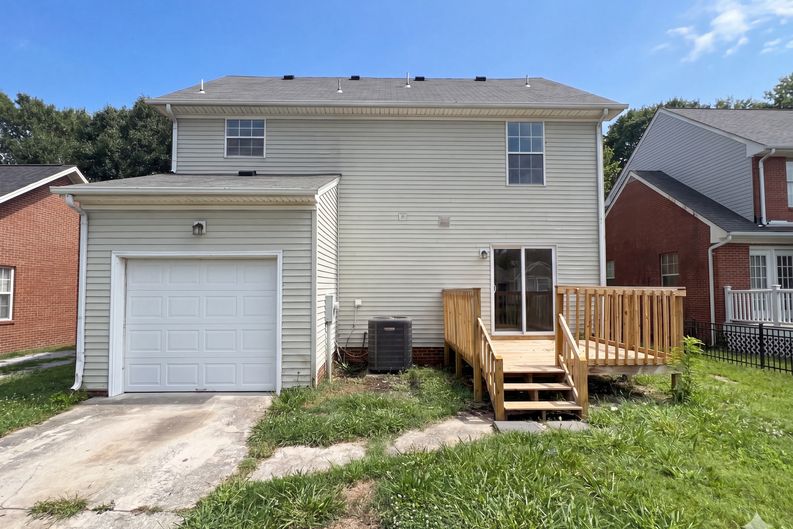 Photo 5 of 25 of 625 E Princess Anne Rd, Norfolk, VA