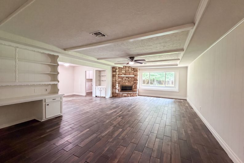 Photo 7 of 19 of 11614 Mile Dr, Houston, TX