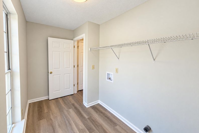 Photo 19 of 26 of 8619 Foxridge Dr, Winston, GA