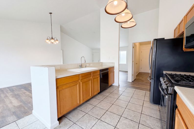 Photo 8 of 28 of 4098 La Junta Dr, Loveland, CO