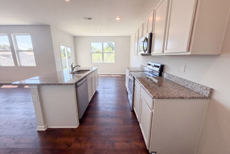 Photo 8 of 21 of 9181 War Eagles Way, Ashland City, TN