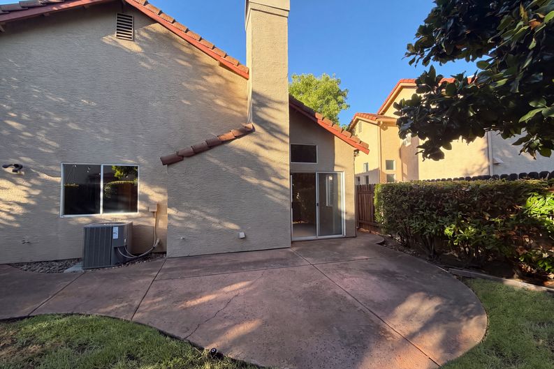 Photo 31 of 44 of 5344 Swindon Rd, Rocklin, CA